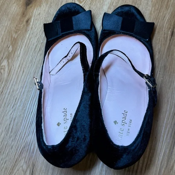 Kate Spade Black Heels with Bow Accent - Picture 8 of 13